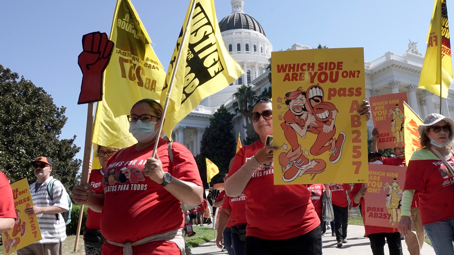 Most fast food workers in California would get a raise next year under a new bill in the state Legislature.