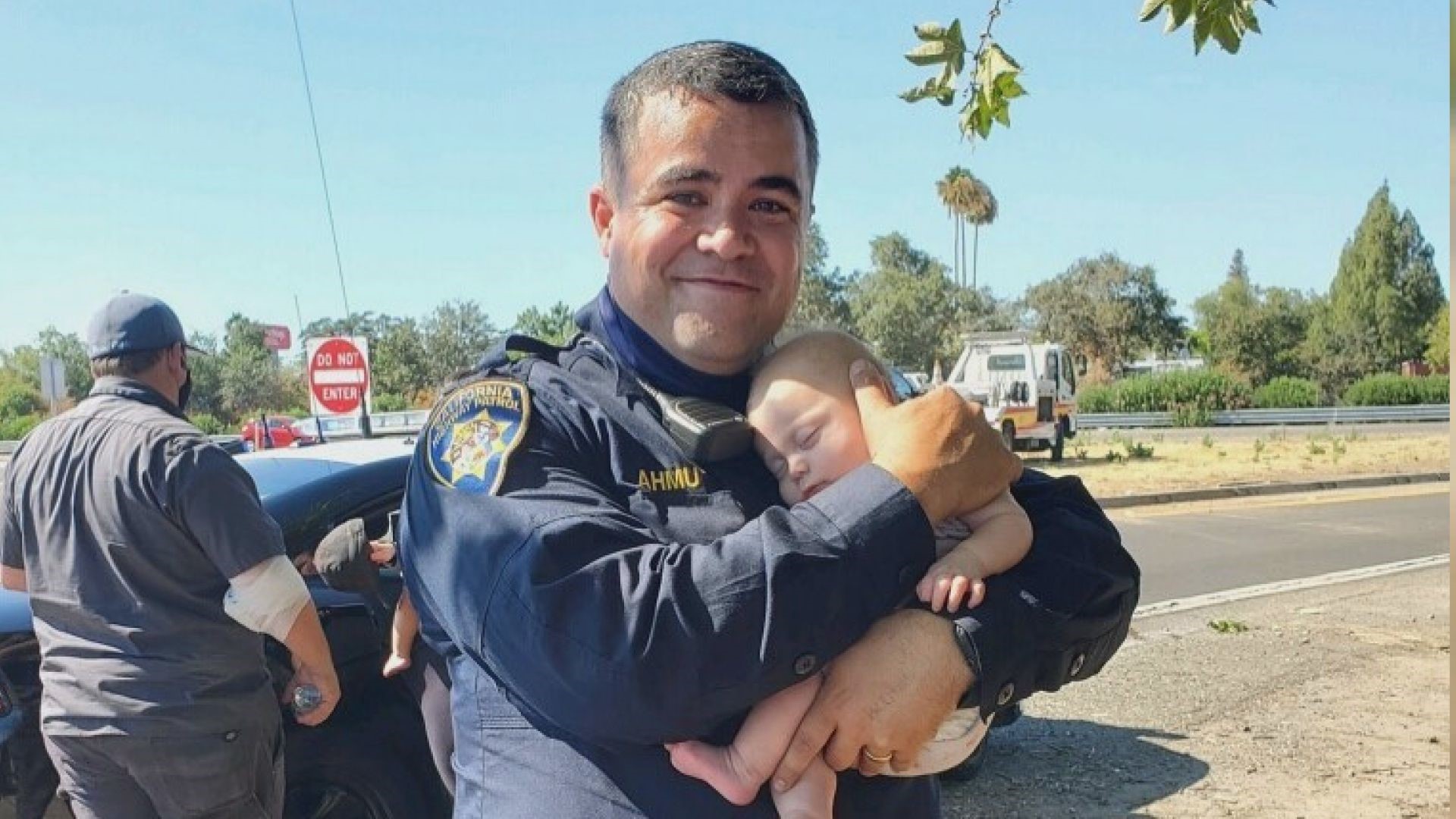 The North Sacramento CHP officer says he wanted to lend a helping hand to the mother whose other kids were trying to get her attention, too.