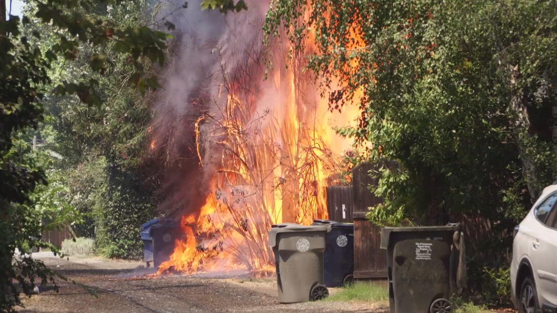 Neighbors in Midtown Sacramento on edge after fast-moving fire threatened homes