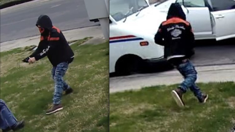 Stockton mail carrier robbed at gunpoint