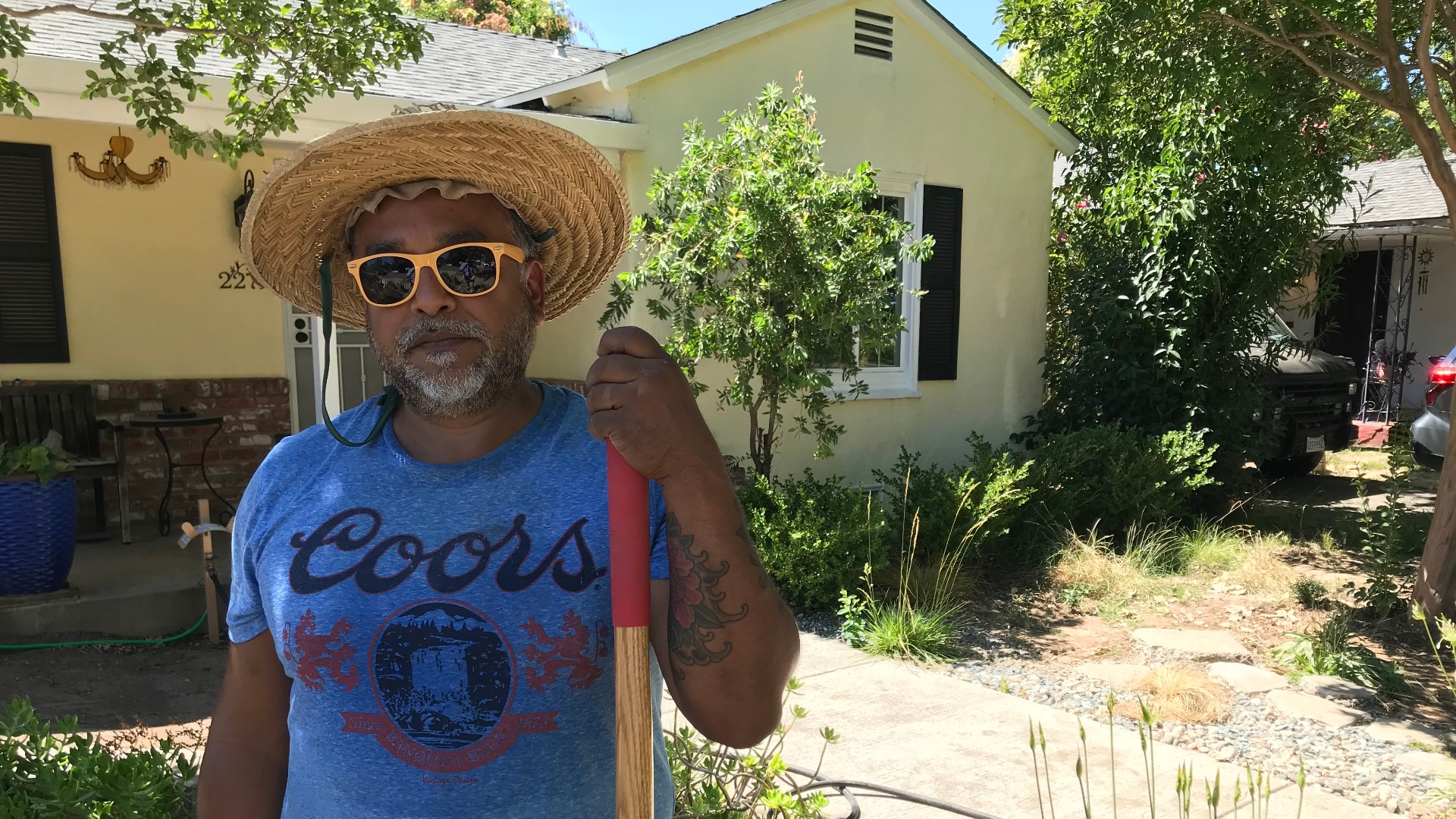 Jeremy Munoz lives down the street from the house where Officer Tara O'Sullivan was shot and killed by alleged gunman Adel Sambrano Ramos. "[It] kinda scared us because this neighborhood is relatively quiet," Munoz said.