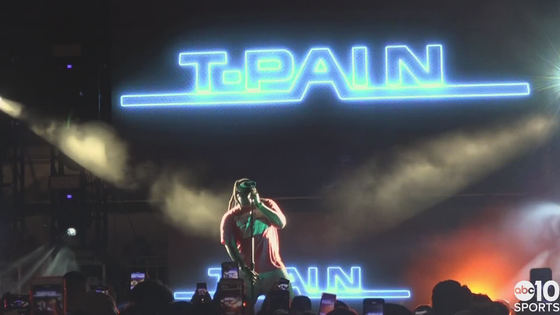 Grammy Award-winning hip-hop artist T-Pain brought the party to the Downtown Common plaza in Sacramento to close out Day 1 of the California Classic. Here's a snippet from his set including "Booty Wurk" and "Cyclone"