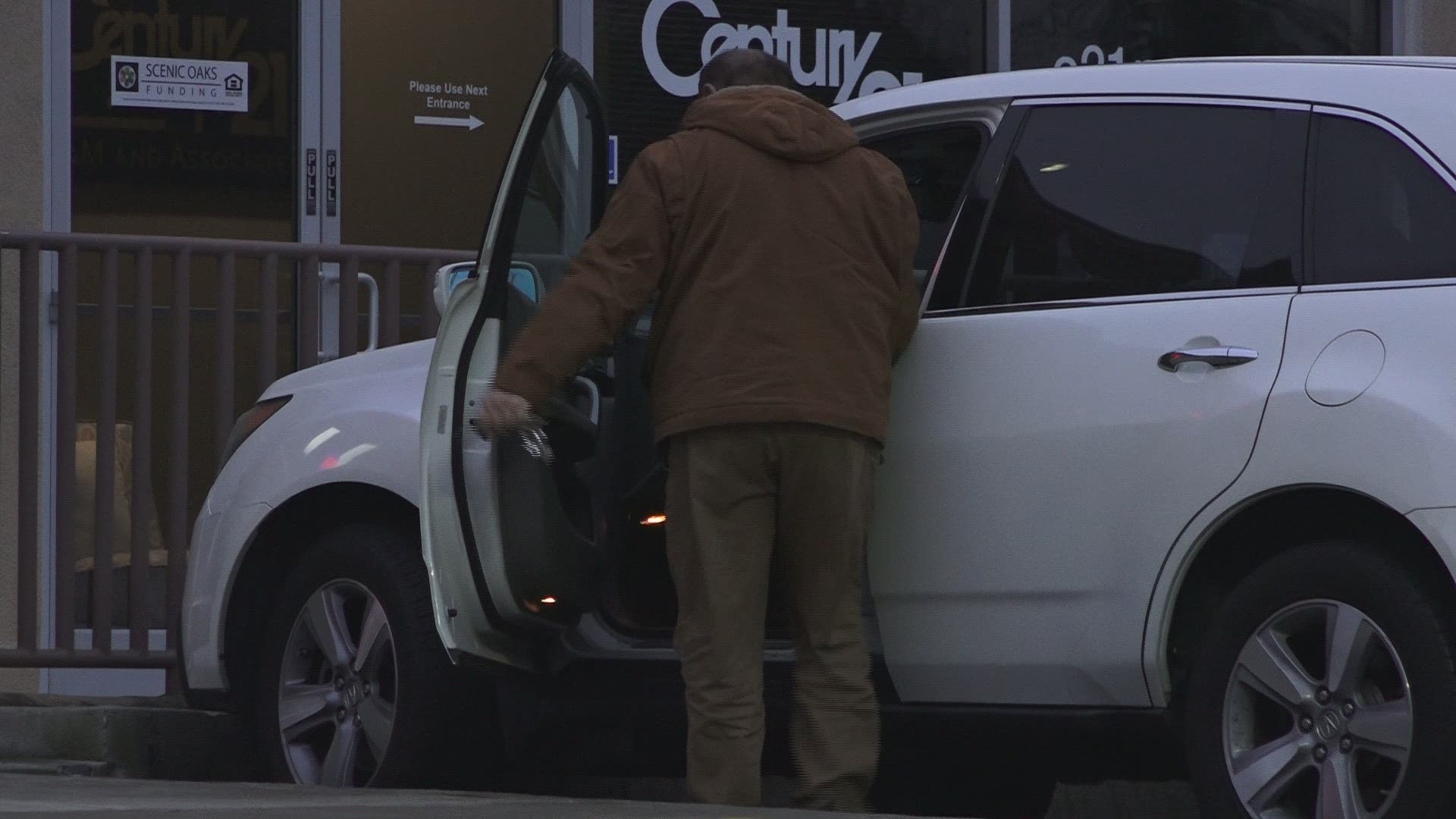 Roseville and Rocklin police are warning about a recent trend in car break-ins with many happening outside coffee shops. Recently, five cars were broken into outside of coffee shops in the area.