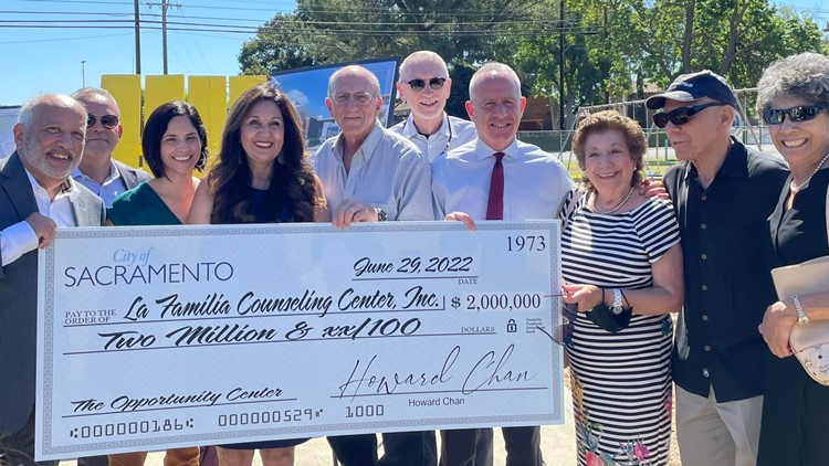 La Familia Counseling Center gets $2M check from Sacramento officials