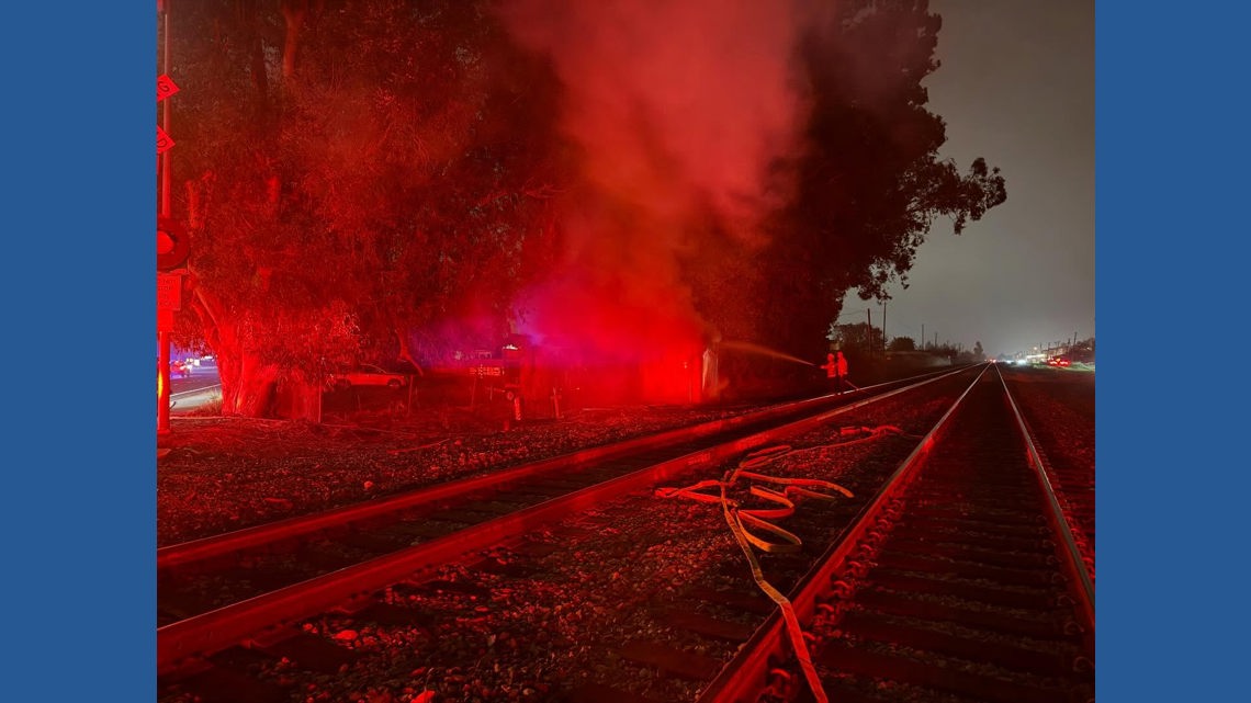 Fire affecting railroad crossing arm closes area of Sunset Ave in Fairfield, Suisun City