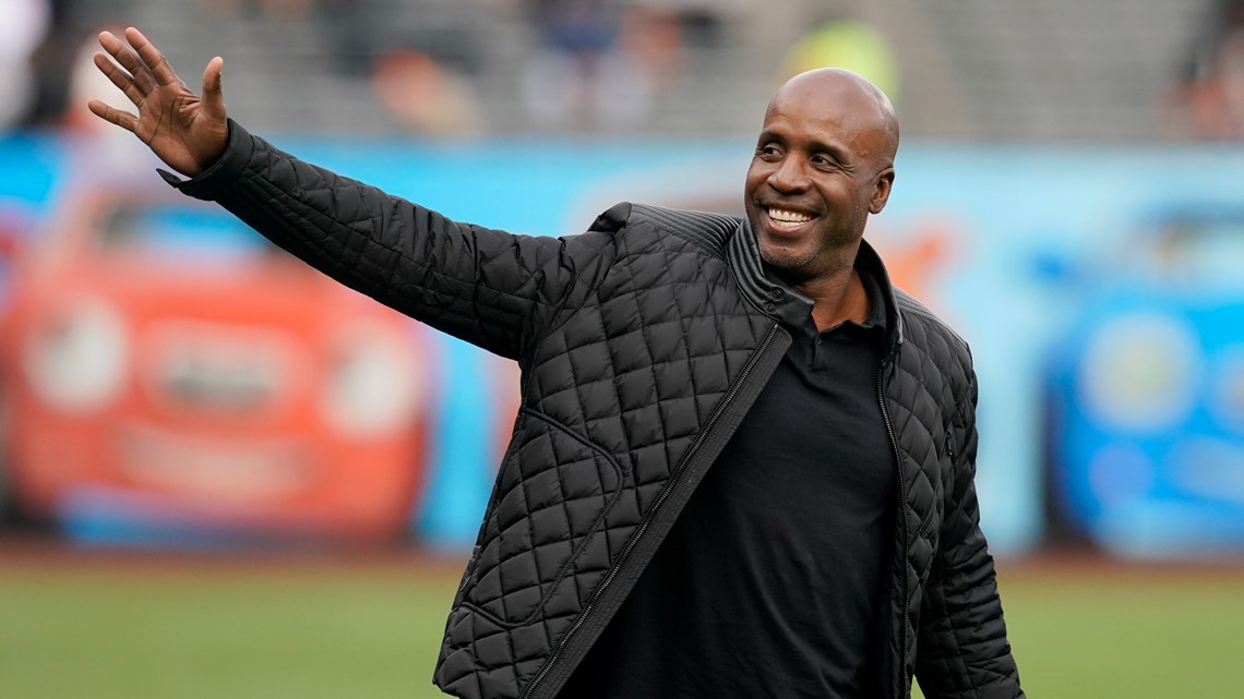 Controversial Legend Barry Bonds Received a Special Present From