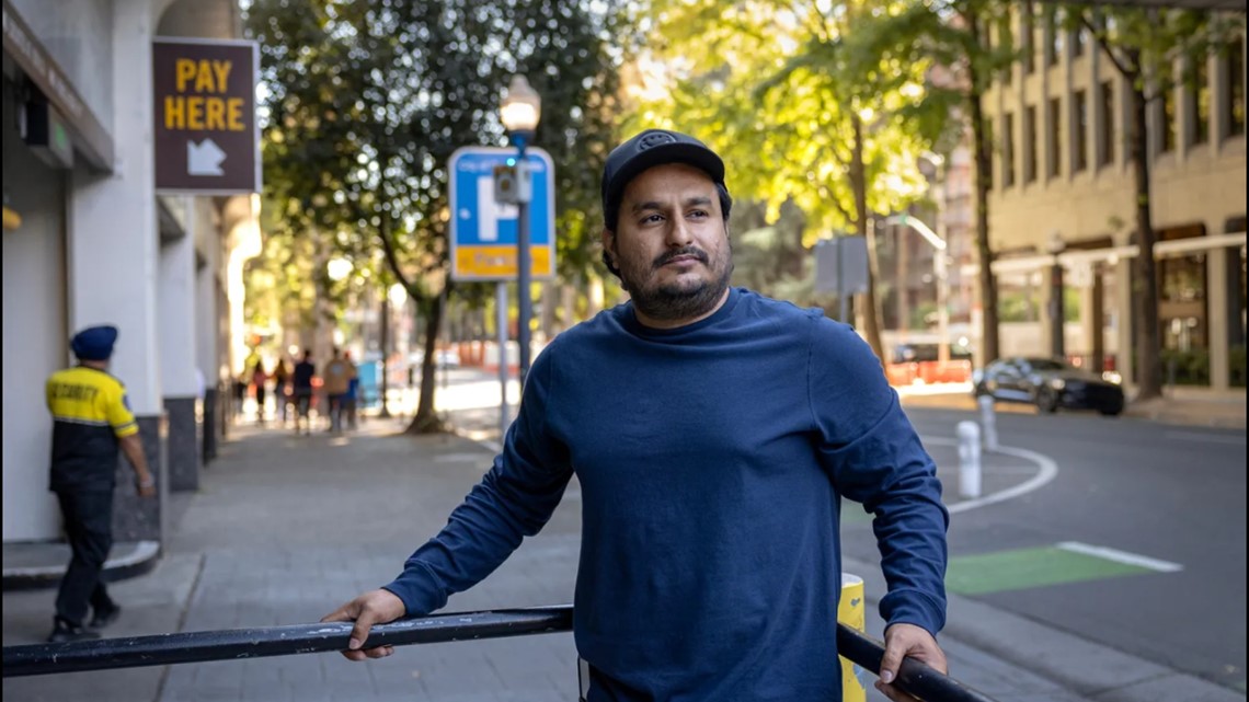 Migrant's future is uncertain after being flown to California - Vimarsana News