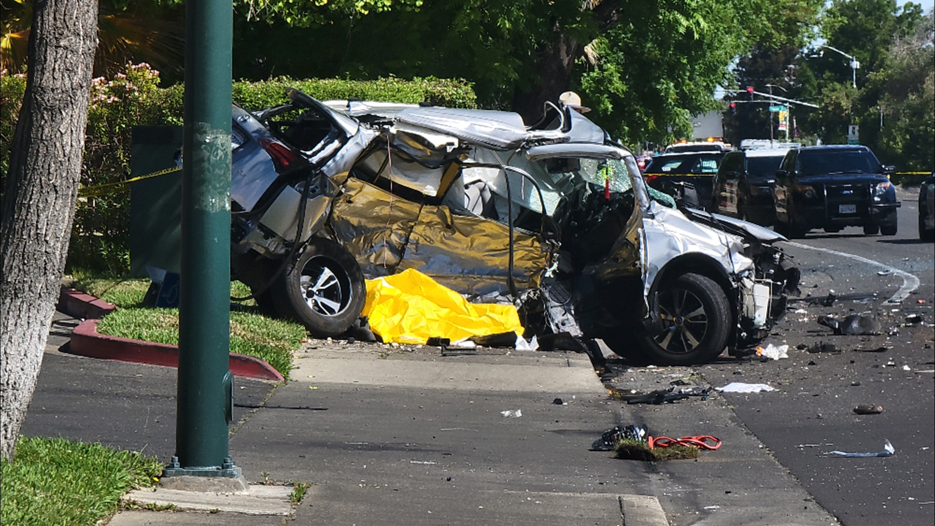 2 people killed in South Sacramento crash | abc10.com