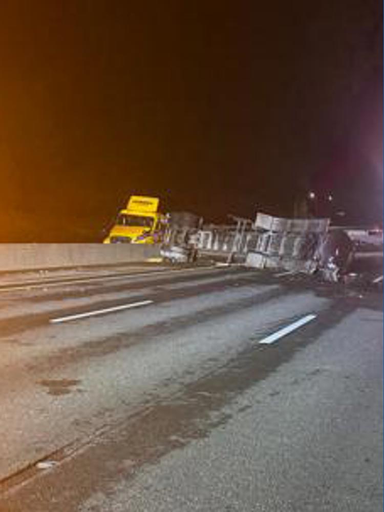 Big rig driver flees after trailer crosses Interstate 80 and kills ...