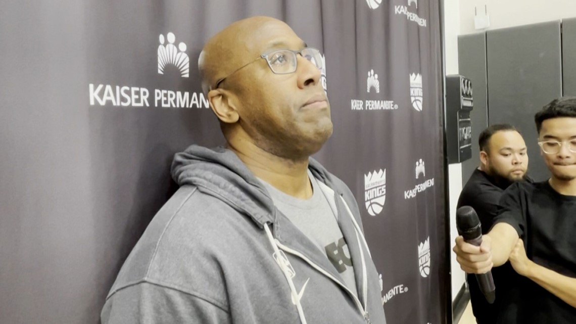 Kings Head Coach Mike Brown Remembers Warriors Assistant Coach Dejan