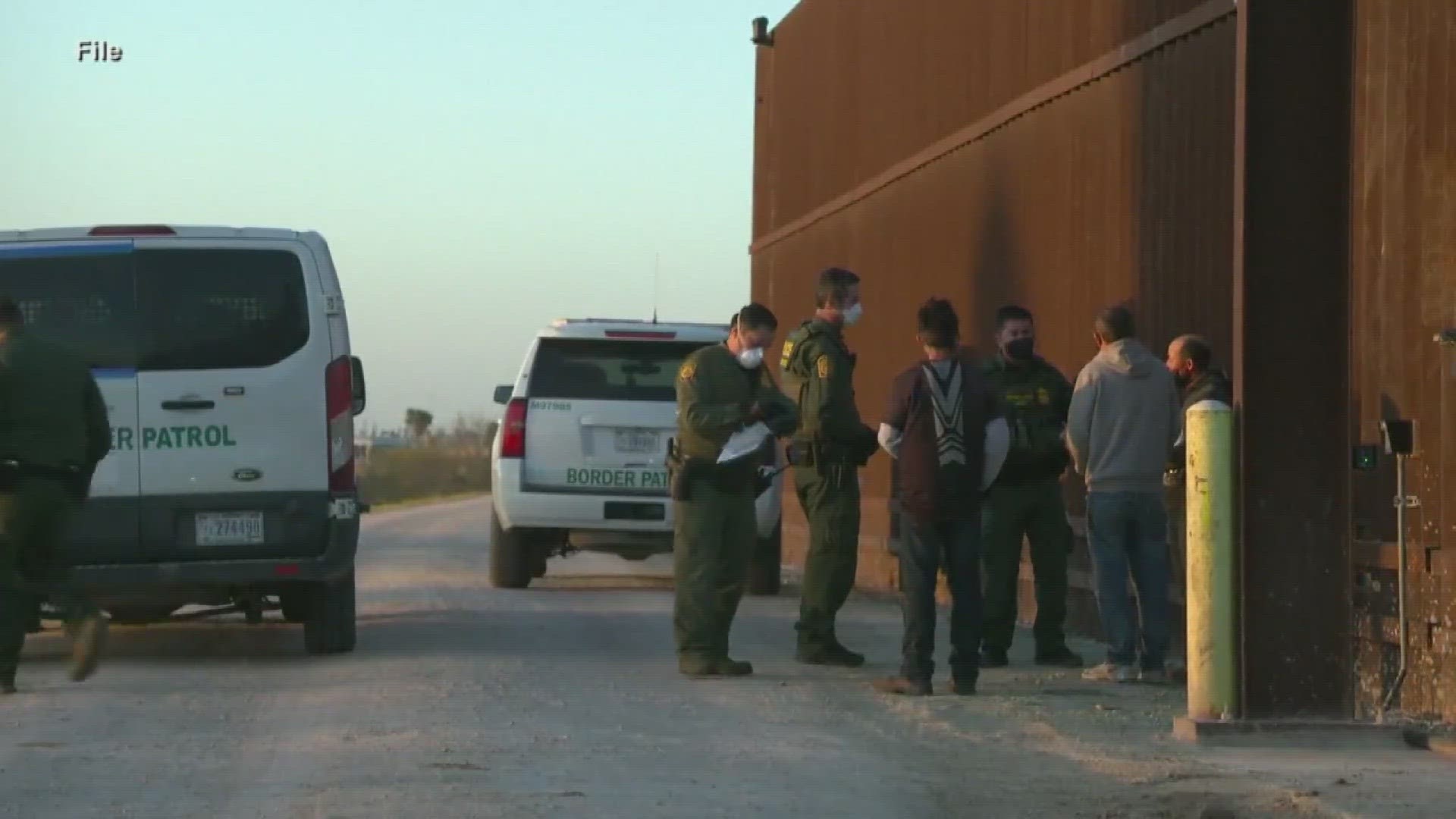 Texas Governor Abbott approved a new law that allows police to arrest migrants illegally crossing the border. And more in Top 10 Headlines.