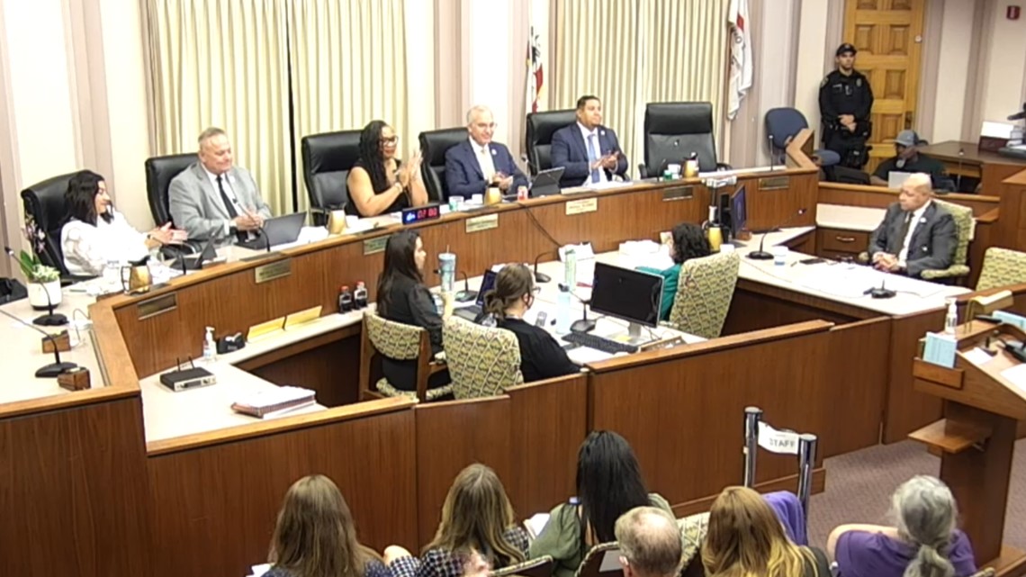 Community shows support for Stockton city manager Harry Black - Vimarsana News