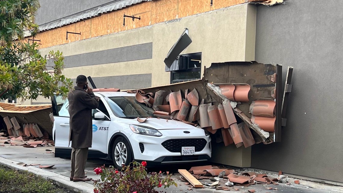 Roof collapses over cars at Tracy McDonald's drivethru