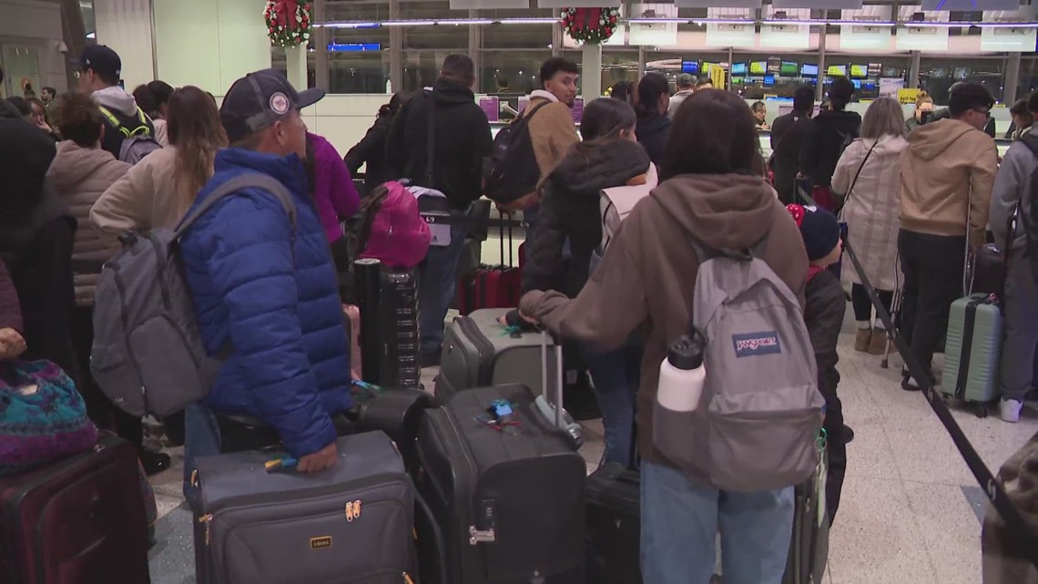 Holiday travelers hit the roads and skies in record numbers – ABC10