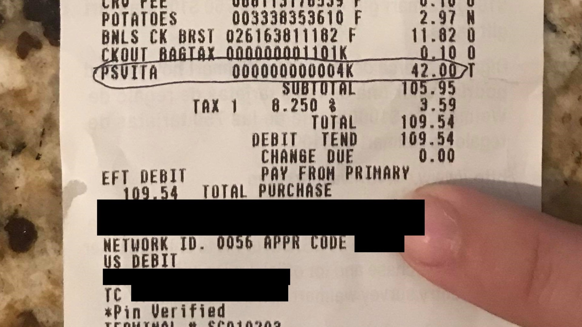 A glitch at a Marysville Walmart cost a Plumas Lake mom an extra $42 for an item she didn't even have in her cart. When she took to social media, she found out that she wasn't the only to get a mysterious charge.