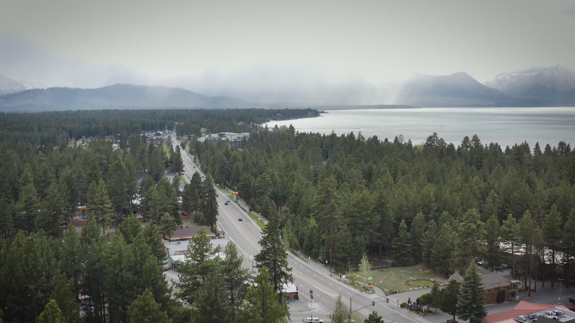 In California, Tahoe tourists are still not yet welcomed. But just down the road, in the Nevada side of Tahoe, things are very different.

Author: Andie Judson (TEGN