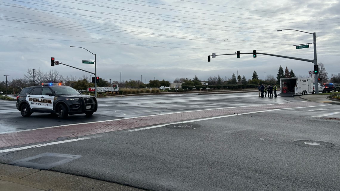 Pedestrian hit by car near Roseville Galleria | abc10.com