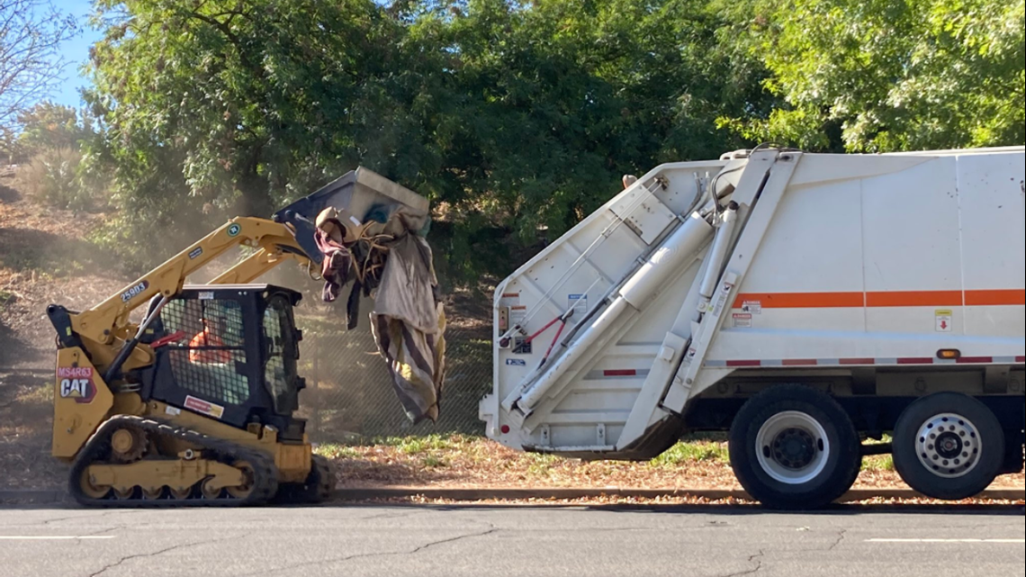 Sacramento homeless camp near W and 9th removed by Caltrans - Vimarsana News