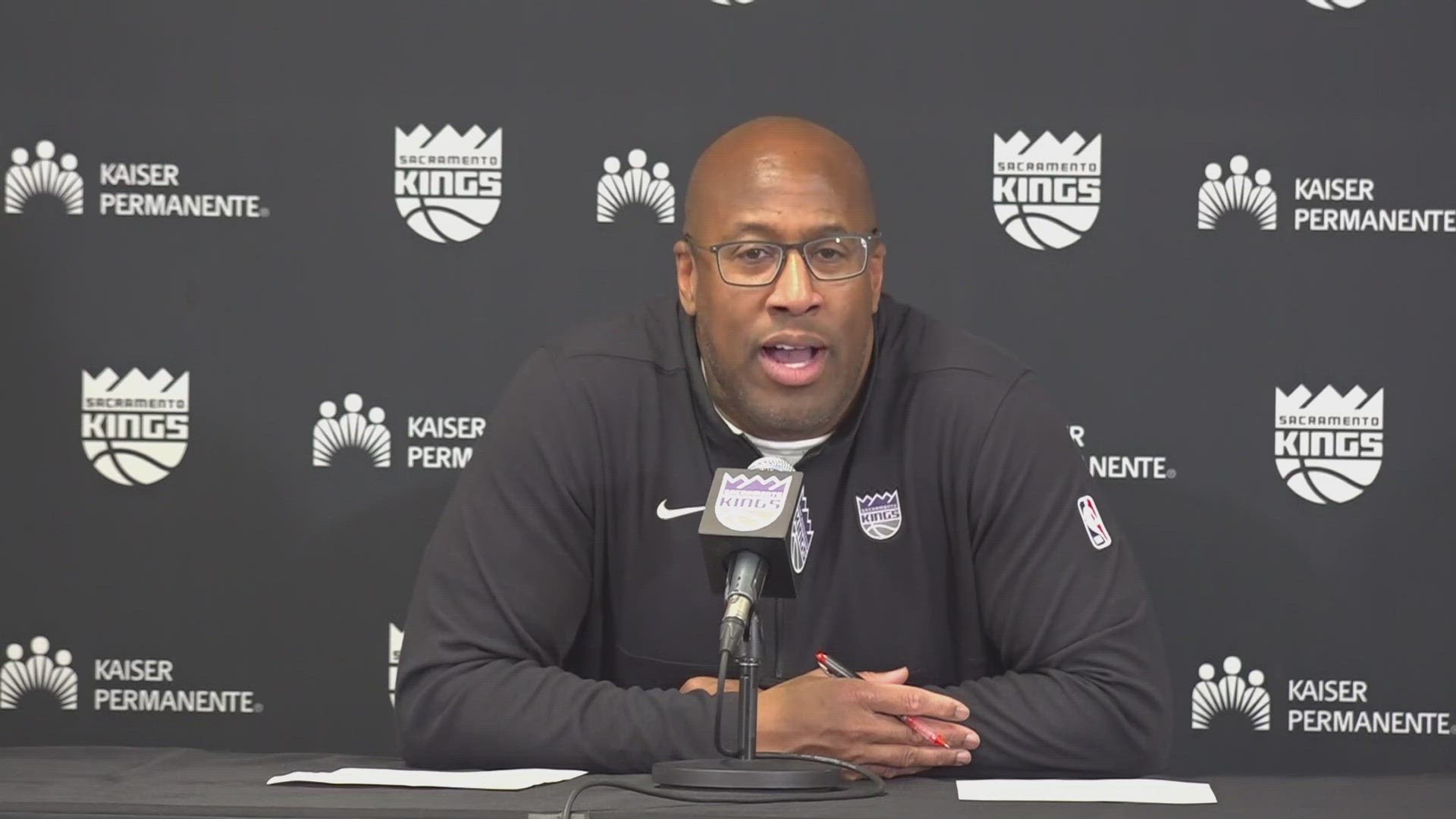 Sacramento Kings Head Coach Mike Brown reacts to the win over the Oklahoma City Thunder on Dec. 14.