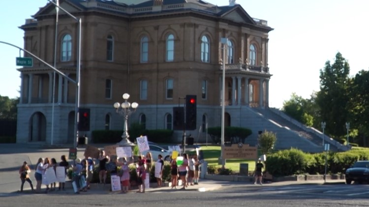 'I will not be quiet anymore' | Abortion rights supporters protest in Auburn