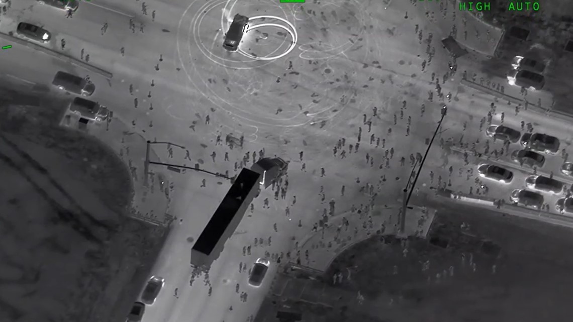 Sideshow spectators caught on camera breaking into Amazon truck Sideshow spectators caught on camera breaking into Amazon truck