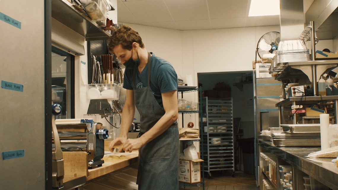 Coronavirus: Sacramento restaurant on pandemic Valentine's Day - Vimarsana News
