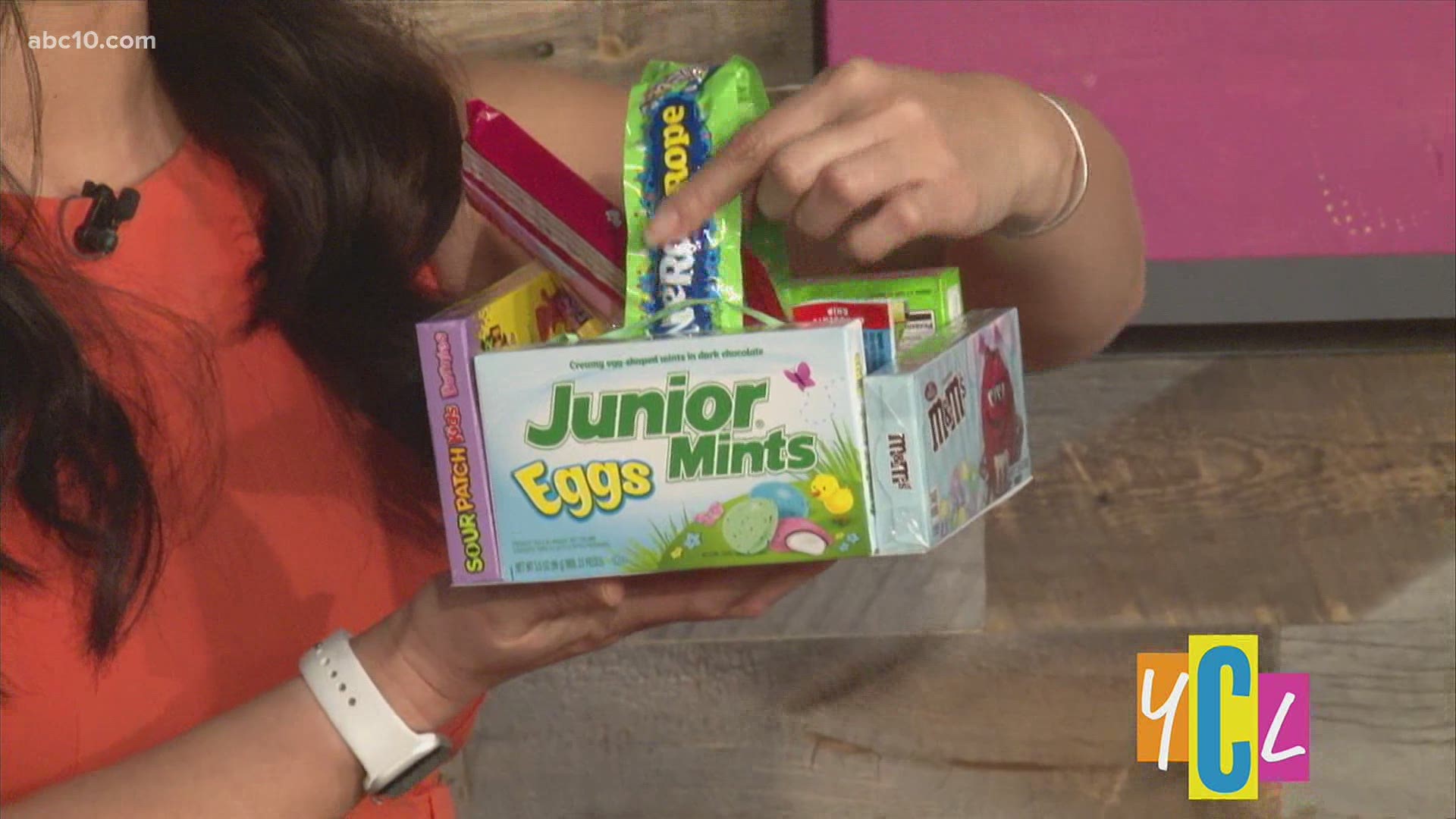 We’re hopping into Easter with an "egg-cellent" way to DIY personalized baskets made out of candy for less than $10!