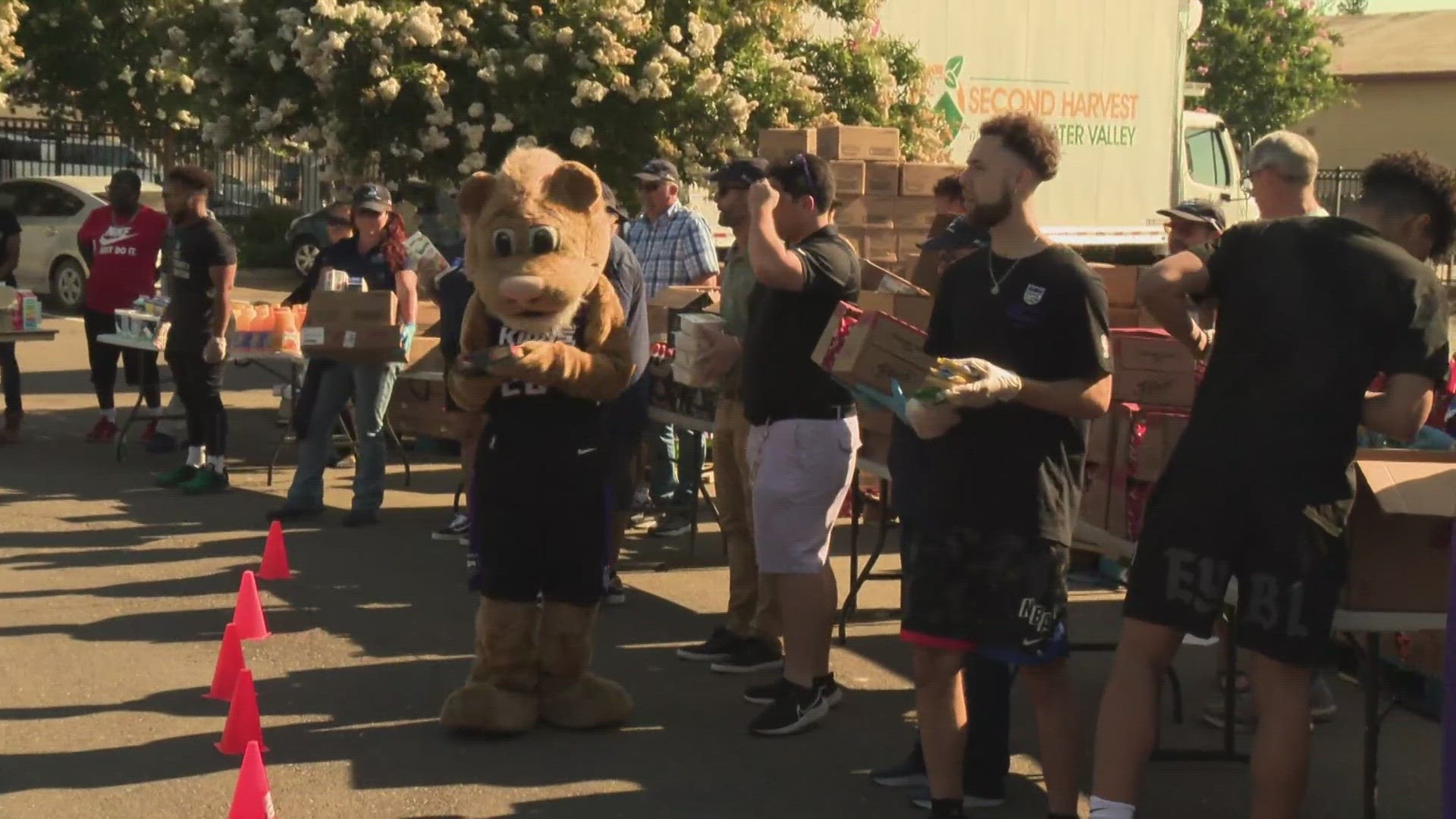 Stockton Kings hold 209 Pantry Day, addressing food insecurity in the community