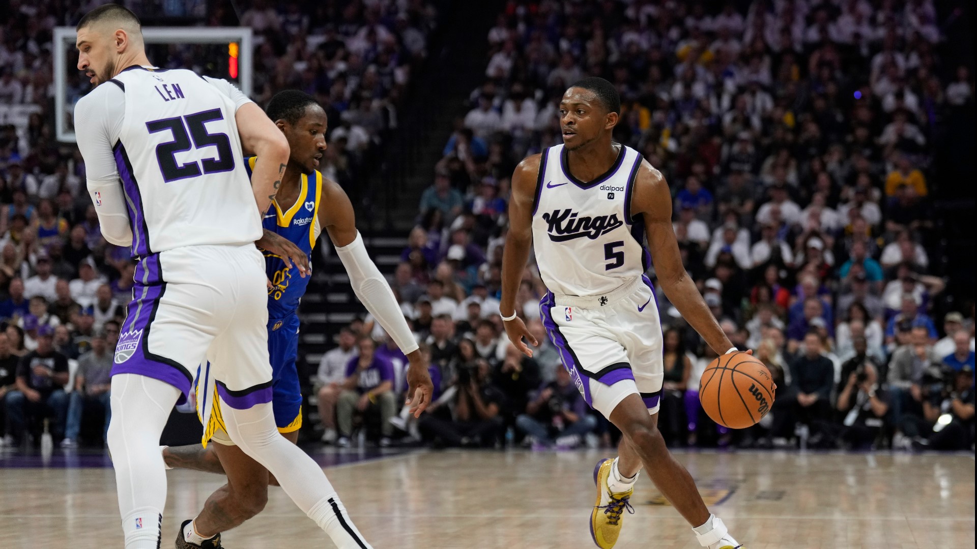 The Sacramento Kings stayed alive in the play-in tournament, eliminating the Golden State Warriors with a 118-94 victory.