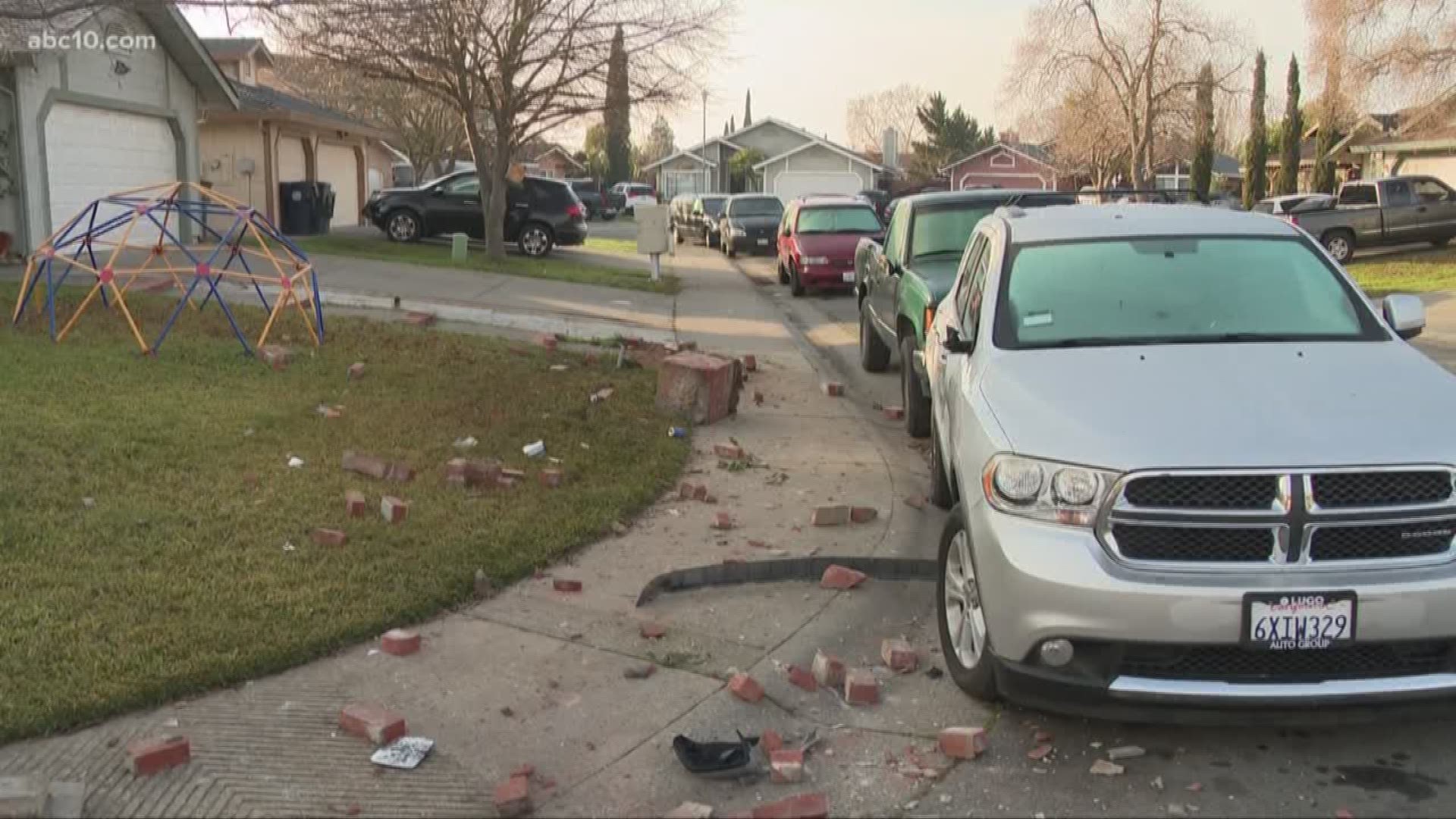 A high-speed car chase that leads to a crash in a south Sacramento neighborhood left residents with a mess to clean up.