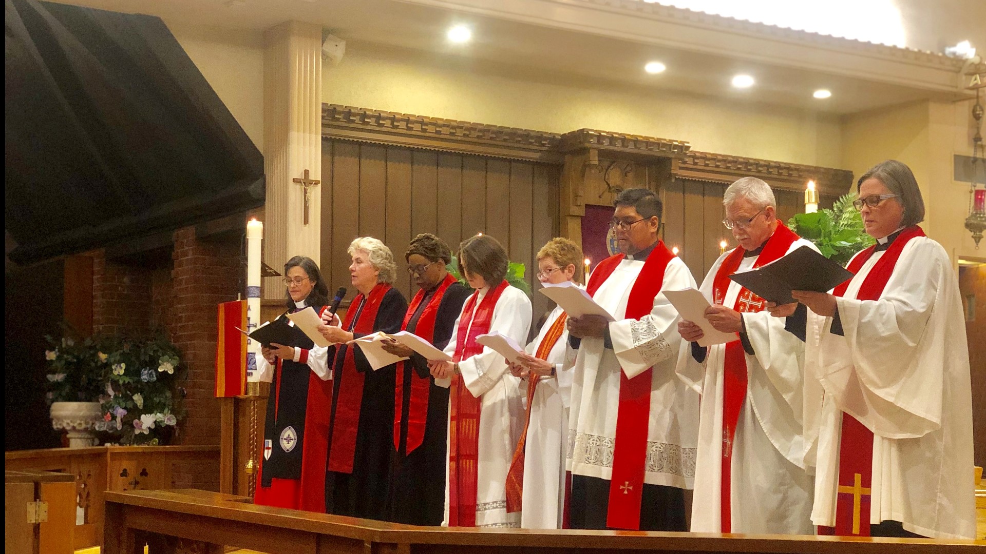 Sacramento faith leaders, civic leaders, and members of the community grieved the lives lost in the recent mass shootings during a vigil.