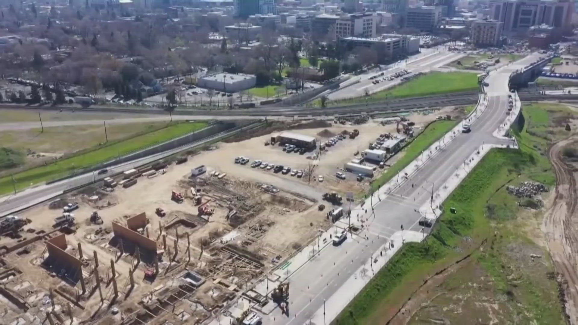 City leaders say the Sacramento Railyards project remains on track despite a recent delay tied to a $92 million public financing proposal.
