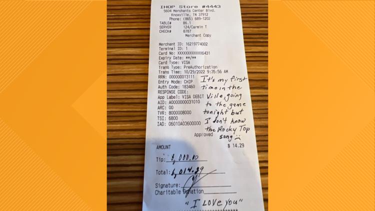 Former NFL player leaves $1,000 tip at Knoxville IHOP ahead of Tennessee vs. Kentucky game