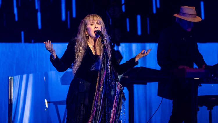 Stevie Nicks postpones 2 Northern California concerts due to COVID
