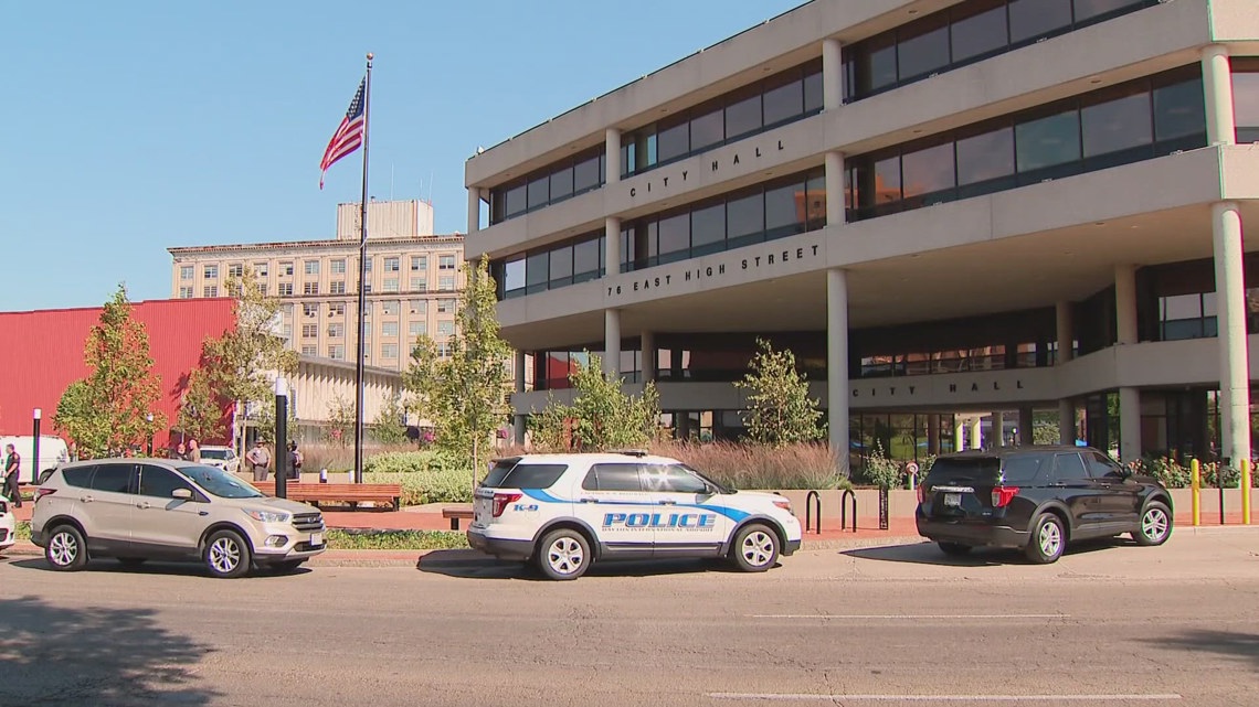 Springfield bomb threats shock the community | abc10.com