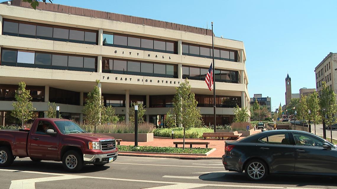 Springfield City Hall Evacuated Due To Emailed Bomb Threat | Abc10.com