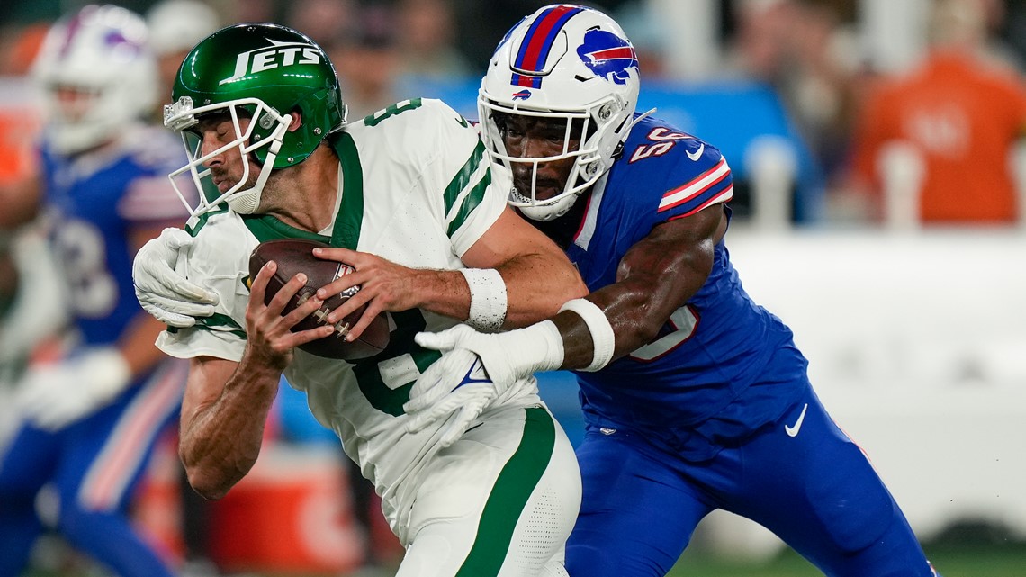 Severe weather forces NY Jets players to evacuate MetLife Stadium field