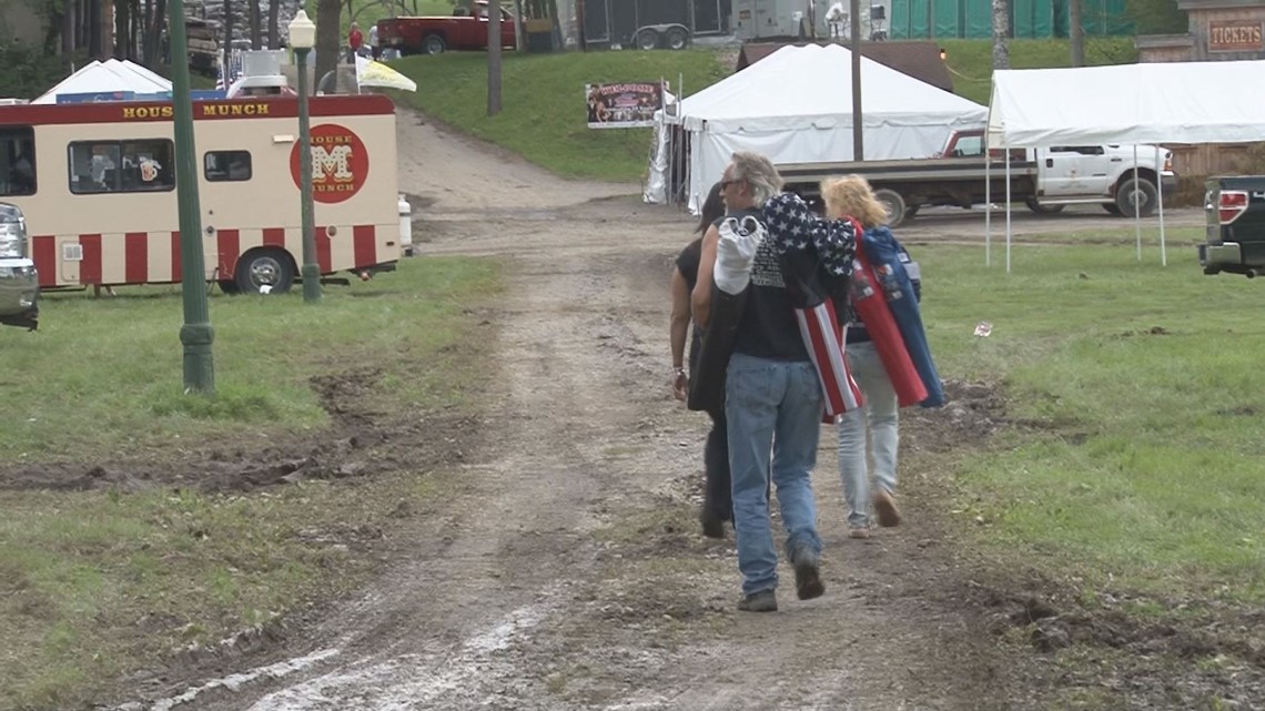 'Jam in the Valley' carries on despite flooding problems