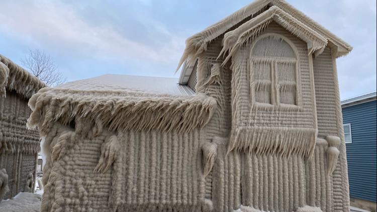 Lake Erie Creates Ice Houses Near Buffalo Abc10 Com
