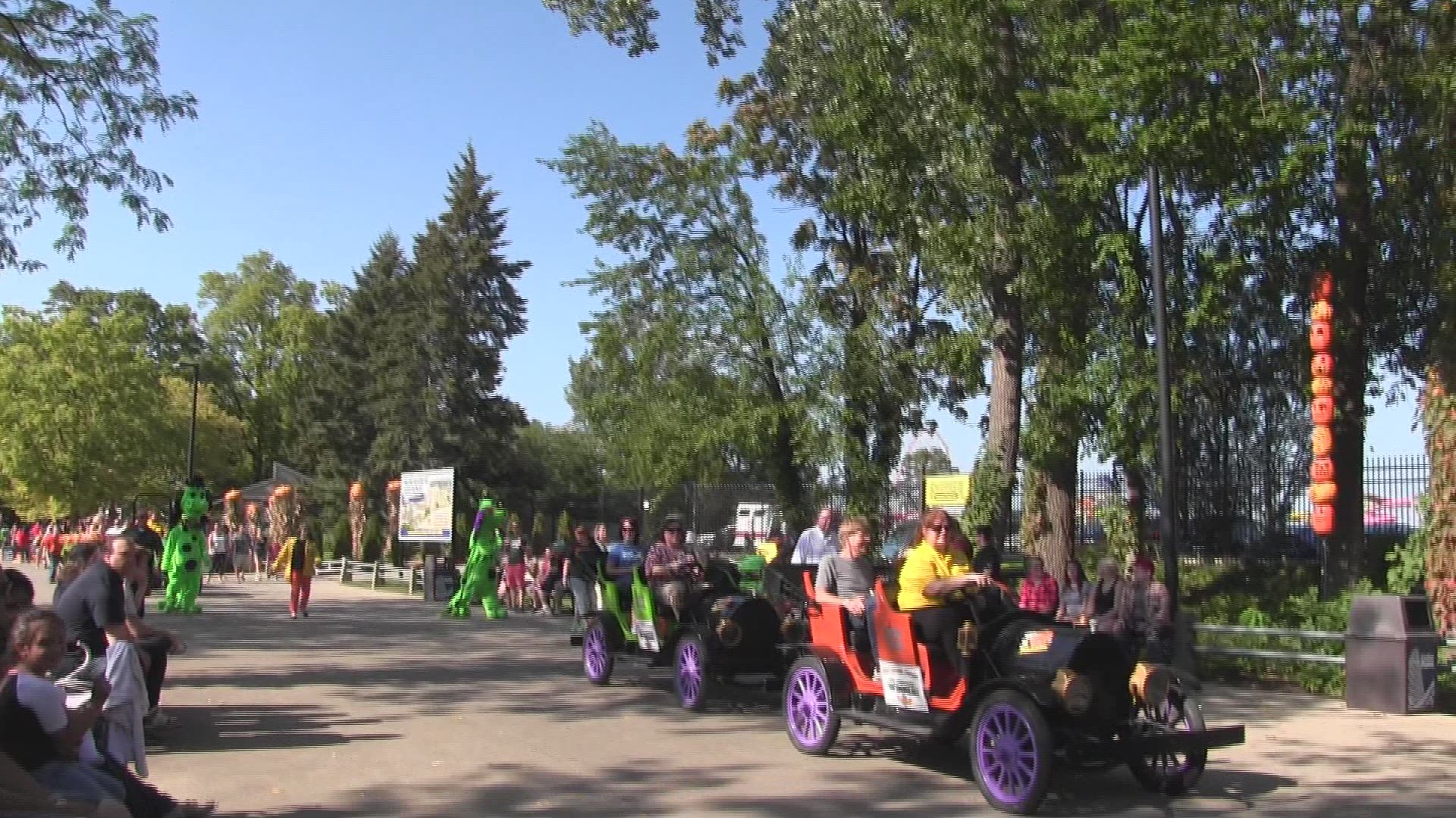 Here's a look at the 2017 Great Pumpkin Parade at Cedar Point's HalloWeekends in Sandusky, Ohio.