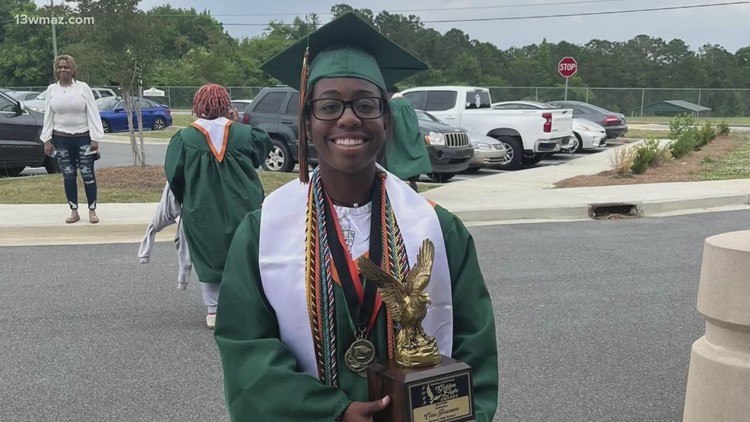 'I don’t mess around': Georgia student has 13 years of perfect attendance, juggles 5 different sports