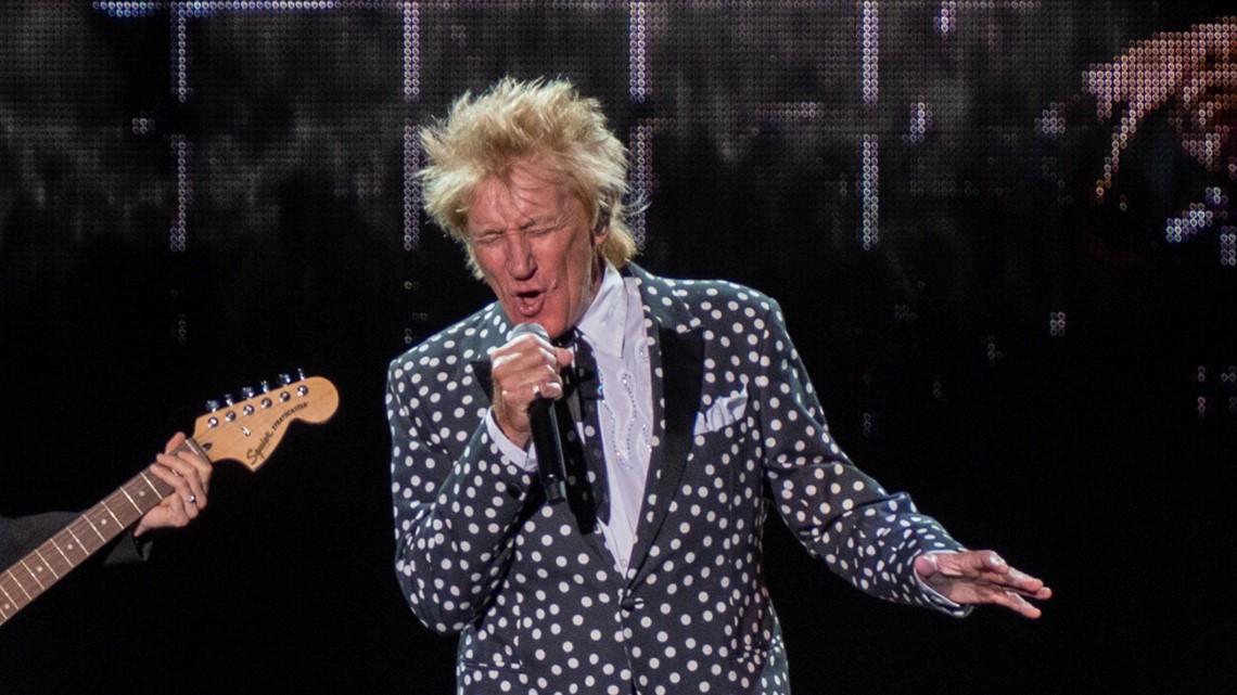 Rod Stewart postpones Thunder Valley concert due to illness | abc10.com