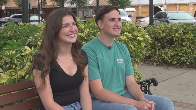 Florida twins set to graduate high school as valedictorian, salutatorian