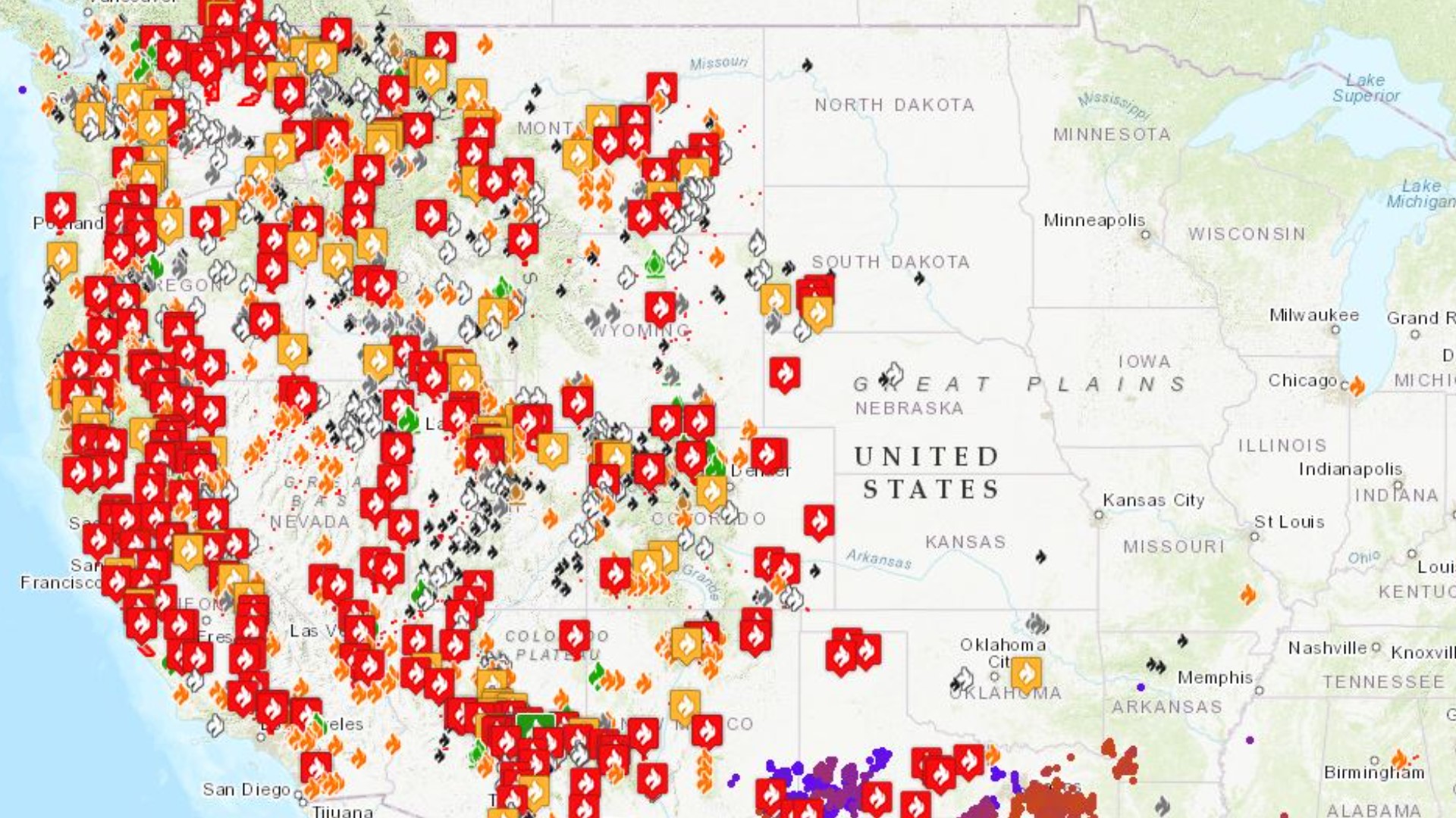 West coast wild fires map, do the wildfires stop in Canada?