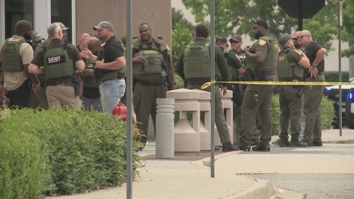 Teen killed in Mall of Louisiana mass shooting identified, 1 suspect ...