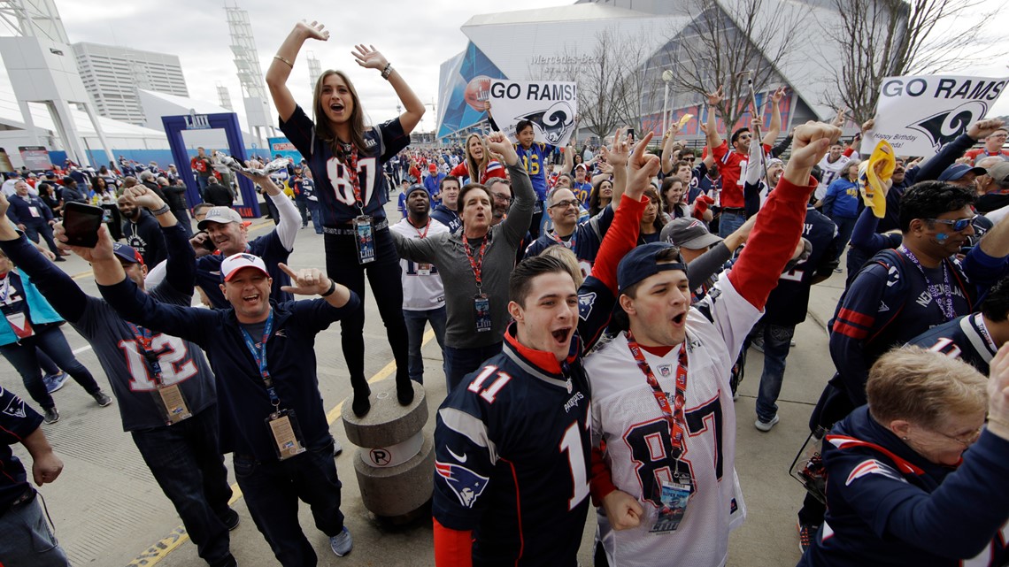 Fans at the Super Bowl Won't Have to Go Far to Place a Bet - The