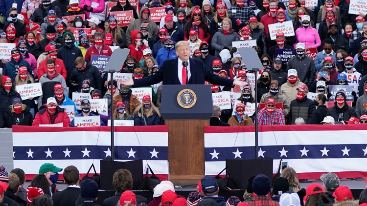 Crowd Chants Lock Her Up Against Whitmer At Trump Rally Abc10 Com